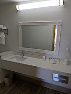 Days Inn & Suites by Wyndham Port Richey