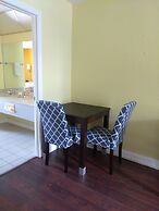 Days Inn & Suites by Wyndham Port Richey