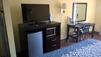 Days Inn & Suites by Wyndham Port Richey