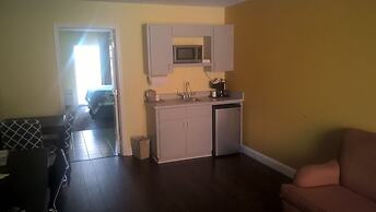 Days Inn & Suites by Wyndham Port Richey