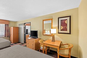 Quality Inn & Suites Des Moines Airport