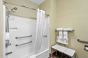 Quality Inn & Suites Des Moines Airport
