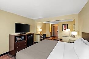 Quality Inn & Suites Des Moines Airport