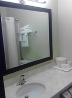 Quality Inn & Suites Des Moines Airport