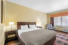 Quality Inn & Suites Des Moines Airport
