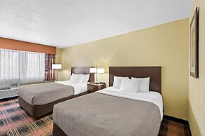 Quality Inn & Suites Des Moines Airport