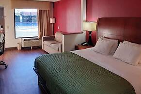 Econo Lodge Inn & Suites