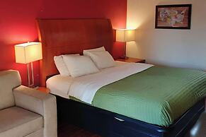 Econo Lodge Inn & Suites