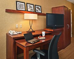 Courtyard by Marriott Indianapolis Airport
