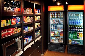 Courtyard by Marriott Indianapolis Airport