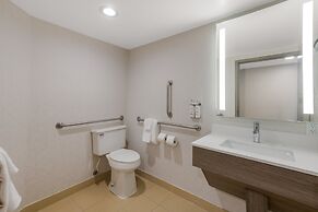 Holiday Inn Express Hampton - Coliseum Central by IHG