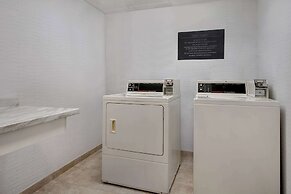 Spark by Hilton Rochester University Area