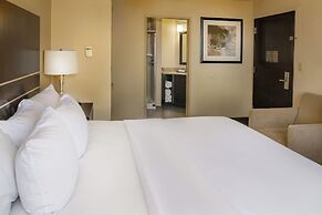 Embassy Suites by Hilton St. Louis Airport