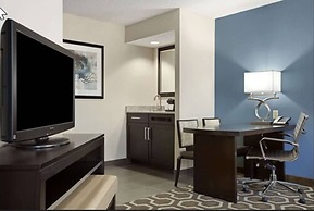 Embassy Suites by Hilton St. Louis Airport