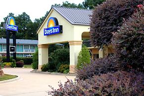 Days Inn by Wyndham Longview South