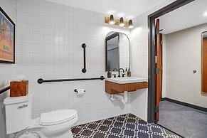 Hotel Indigo Minneapolis Downtown by IHG