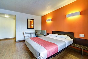 Motel 6 Richfield, OH