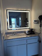 Days Inn by Wyndham Ontario Airport