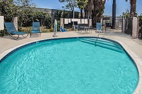 Days Inn by Wyndham Ontario Airport