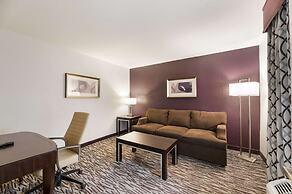 Clarion Inn & Suites Across From Universal Orlando Resort