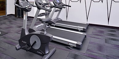 Clarion Inn & Suites Across From Universal Orlando Resort