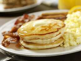 Costa d'Este Beach Resort and Spa