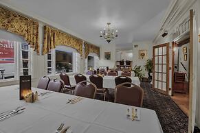 Lamie's Inn and The Old Salt Restaurant