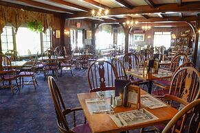 Lamie's Inn and The Old Salt Restaurant