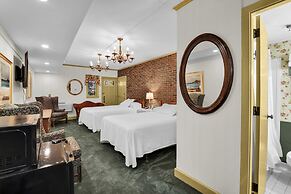 Lamie's Inn and The Old Salt Restaurant