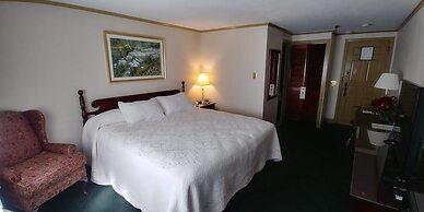 Lamie's Inn and The Old Salt Restaurant