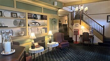 Lamie's Inn and The Old Salt Restaurant