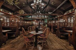Lamie's Inn and The Old Salt Restaurant