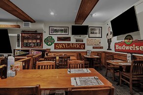 Lamie's Inn and The Old Salt Restaurant