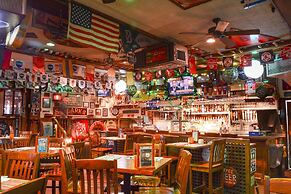 Lamie's Inn and The Old Salt Restaurant