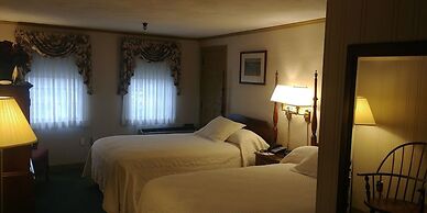 Lamie's Inn and The Old Salt Restaurant