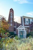 Lamie's Inn and The Old Salt Restaurant