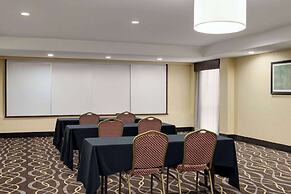 AmericInn by Wyndham Grand Rapids Airport North