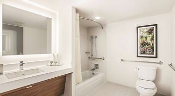 DoubleTree by Hilton New Orleans