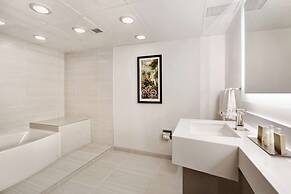 DoubleTree by Hilton New Orleans