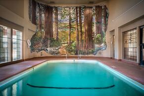 The Redwood Riverwalk, A Boutique Hotel