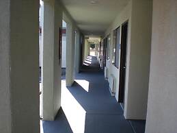 The Redwood Riverwalk, A Boutique Hotel