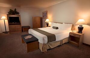 The Redwood Riverwalk, A Boutique Hotel