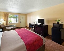 Econo Lodge Inn & Suites Downtown Northeast near Fort Sam Houston