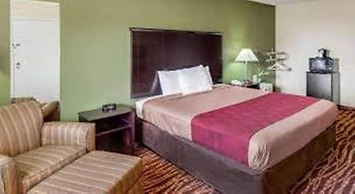 Econo Lodge Inn & Suites Downtown Northeast near Fort Sam Houston