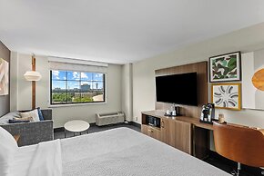 Holiday Inn Niagara Falls State Park Entry by IHG