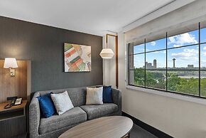 Holiday Inn Niagara Falls State Park Entry by IHG