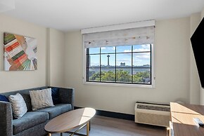 Holiday Inn Niagara Falls State Park Entry by IHG