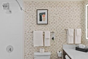 Holiday Inn Niagara Falls State Park Entry by IHG