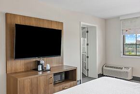 Holiday Inn Niagara Falls State Park Entry by IHG