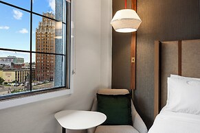 Holiday Inn Niagara Falls State Park Entry by IHG